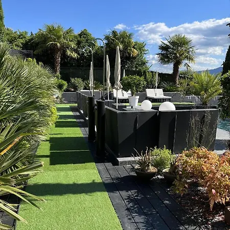 Les Du Bed & Breakfast 4*